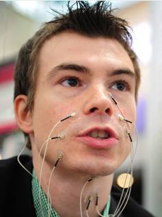 Los celulares del futuro permitirían hablar en silencio CSilenciosa Los celulares del futuro permitirían hablar en silencio