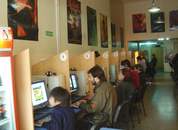 1 India: apply measures against pornography on Internet cafes 