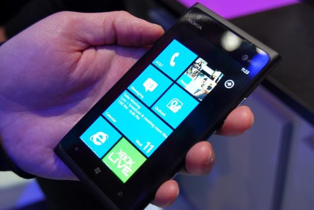  nokia 900 Hand1 Lumia 620x4142 Nokia launch new Windows mobile Phone at MWC 2012 