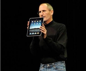 Cómo Apple se hizo con la marca iPad: una historia de espionaje presentacion ipad steve jobs 300x249 Cómo Apple se hizo con la marca iPad: una historia de espionaje