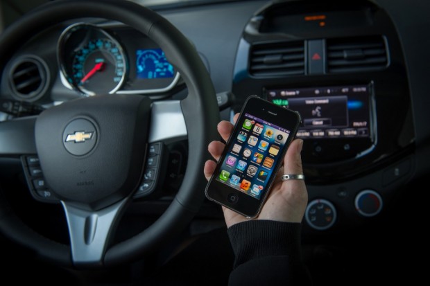  medium ChevyMyLinkSiri05 620x413 Chevrolet Spark and Sonic, the first cars with Siri 