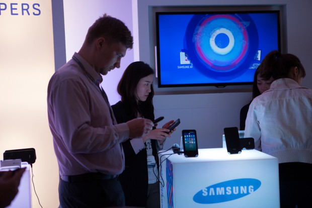 7162955512 55f486e432 b e1356956335561 Samsung would launch the first smartphone Tizen in 2013
