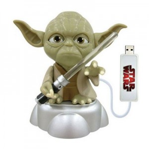 usb-yoda-with-illuminated-light-saber-001