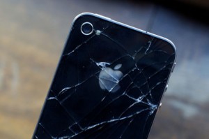 550x-iphone4-shattered-1